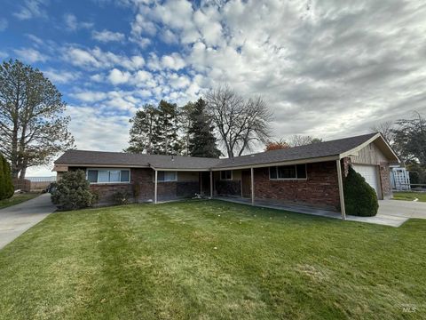 Photo of 968 Trotter Drive, Twin Falls, ID 83301 (MLS # 98966950)