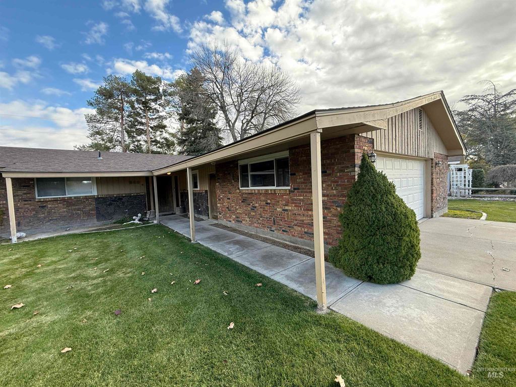 Photo of 968 Trotter Drive, Twin Falls, ID 83301 (MLS # 98966950)