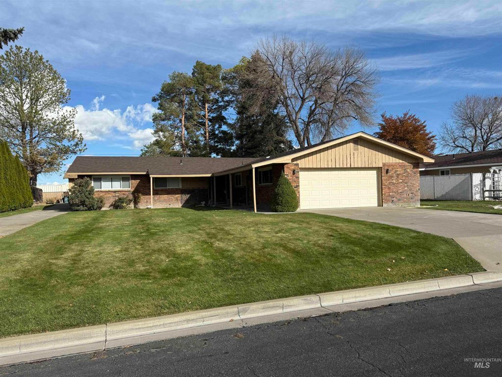 Photo of 968 Trotter Drive, Twin Falls, ID 83301 (MLS # 98966950)
