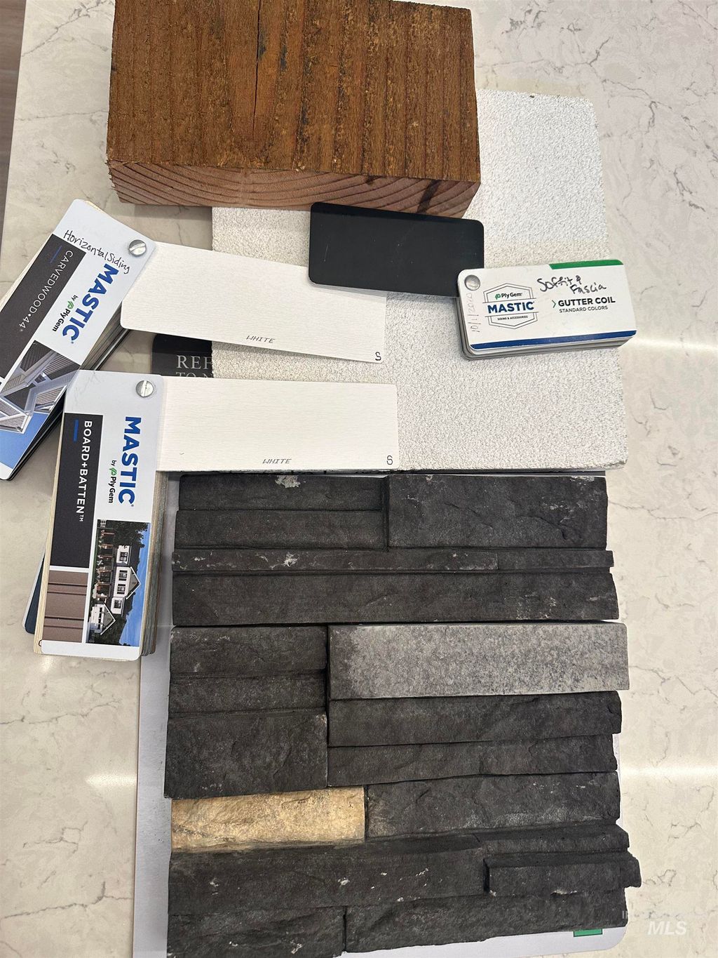 Photo of 1138 Crestview Dr, Twin Falls, ID 83301 (MLS # 98970187)