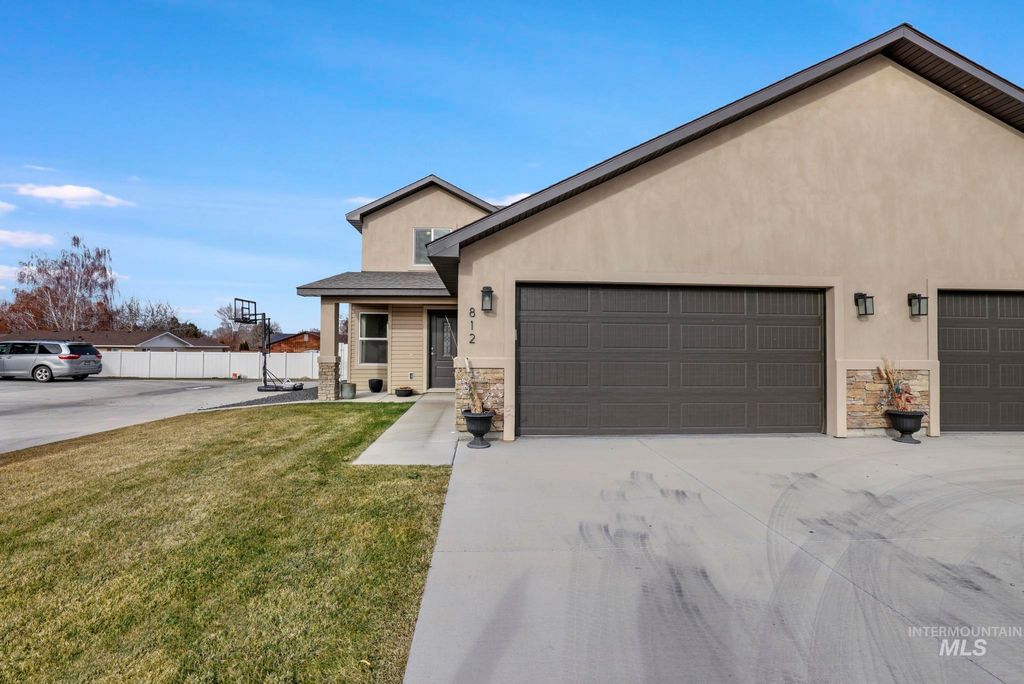 Photo of 812 Jack Ave, Jerome, ID 83338 (MLS # 98969028)