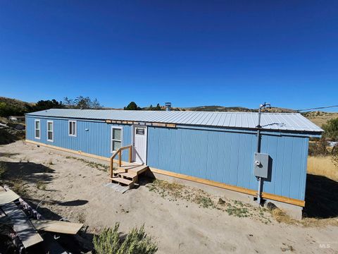 Photo of 3059 Garden Pl, American Falls, ID 83211 (MLS # 98946121)