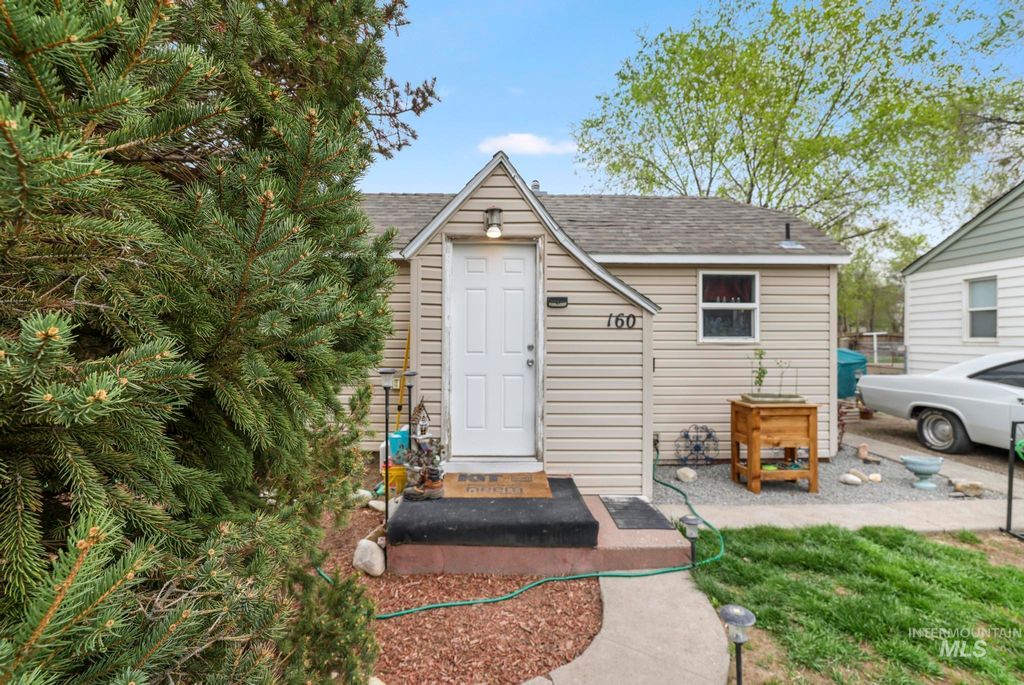 Photo of 160 Monroe Street, Twin Falls, ID 83301 (MLS # 98980187)