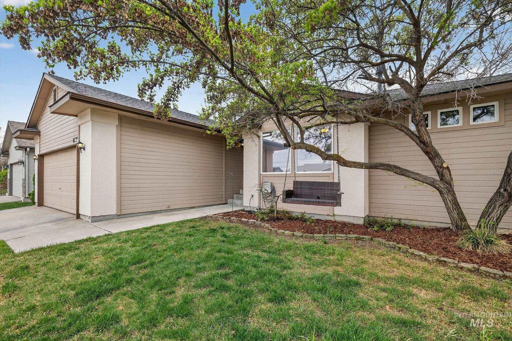 Photo of 11157 W Red Maple Dr, Boise, ID 83709 (MLS # 98979627)