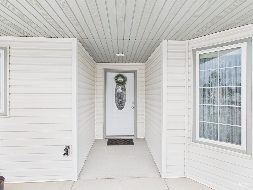 Photo of 11 N 3rd West Street, Paul, ID 83347 (MLS # 98976789)