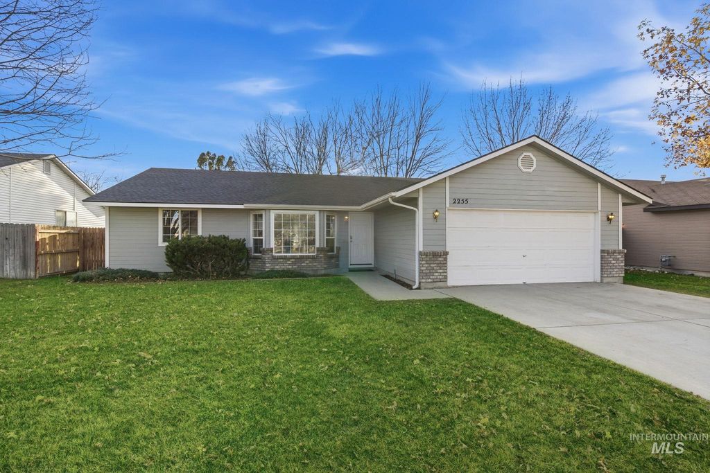 Photo of 2255 E Grapewood Dr, Meridian, ID 83646 (MLS # 98970050)