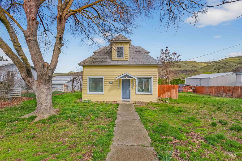 Photo of 815 2nd Street, Asotin, WA 99402 (MLS # 98979712)