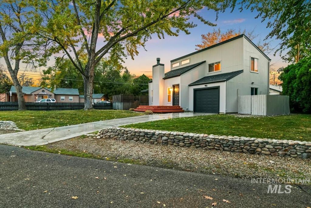 Photo of 1511 Manitou Ave, Boise, ID 83706 (MLS # 98970166)
