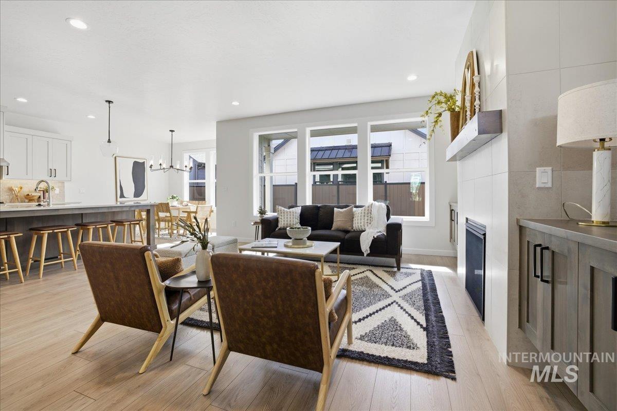 2345 E Valensole