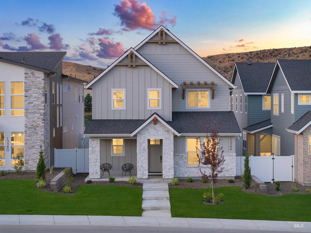 Photo of 13344 N Spring Creek Way, Boise, ID 83714 (MLS # 99000082)