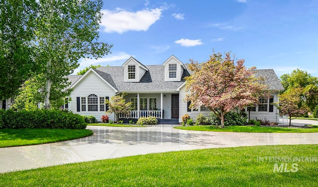 Photo of 2525 N Equestrian Place, Eagle, ID 83616 (MLS # 98975302)