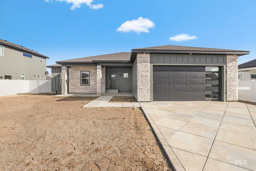 Photo of 1316 K Street, Rupert, ID 83350 (MLS # 98972701)