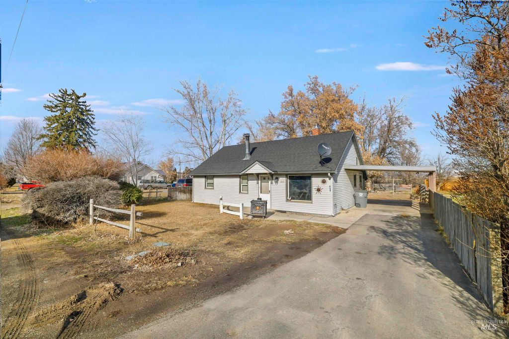 Photo of 818 Center St. E St, Kimberly, ID 83341 (MLS # 98973982)