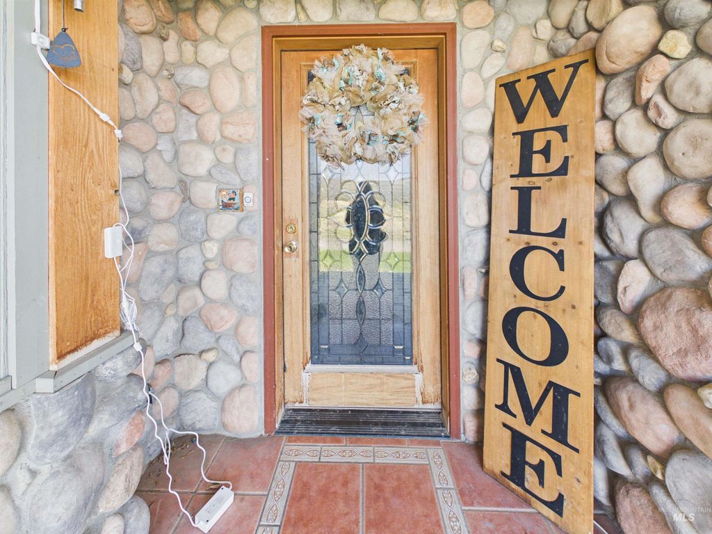 Photo of 243 Mountain View Dr, Burley, ID 83318 (MLS # 98979787)