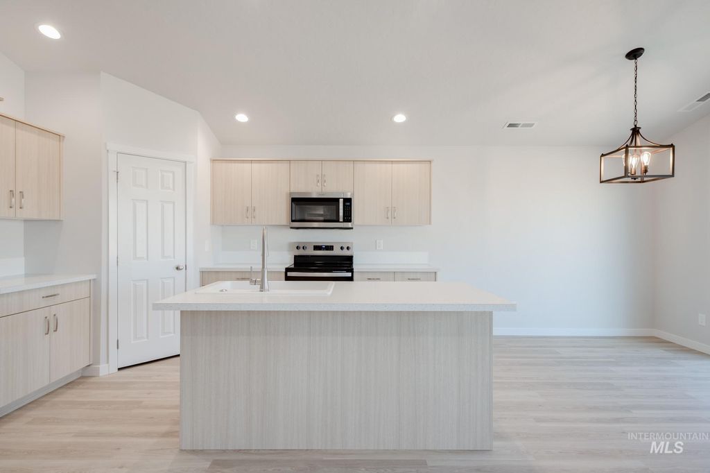 Photo of 7439 S Menzingers Ave, Meridian, ID 83642 (MLS # 98967492)