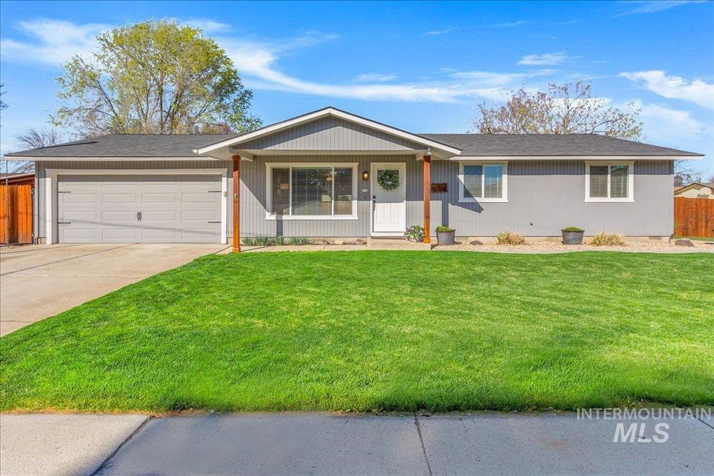 Photo of 2103 N Hampton Rd, Boise, ID 83704 (MLS # 98980132)