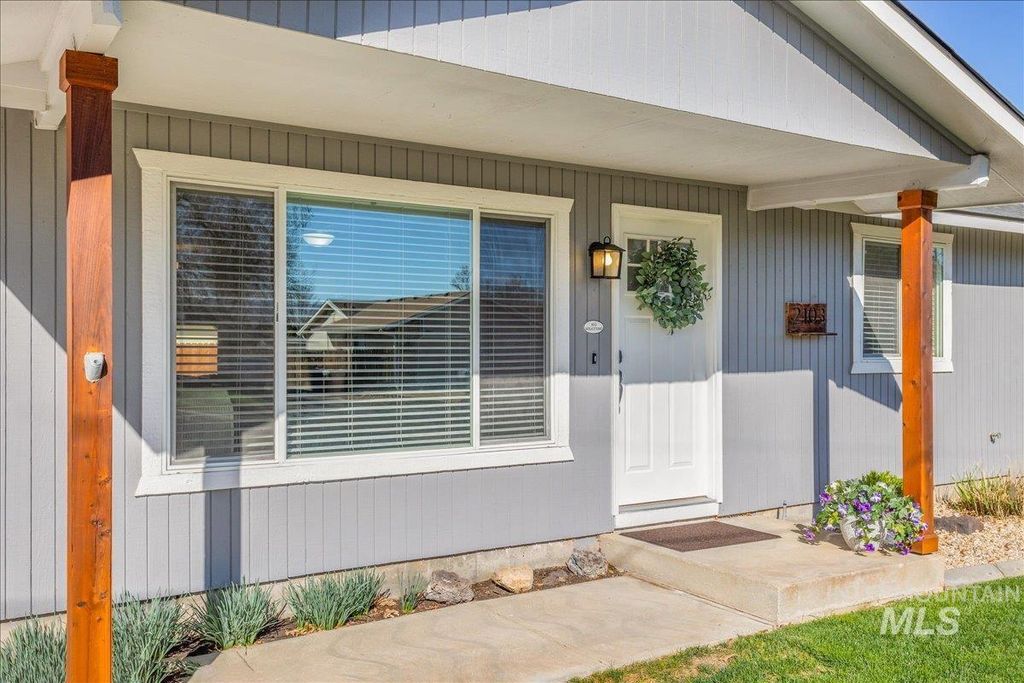 Photo of 2103 N Hampton Rd, Boise, ID 83704 (MLS # 98980132)