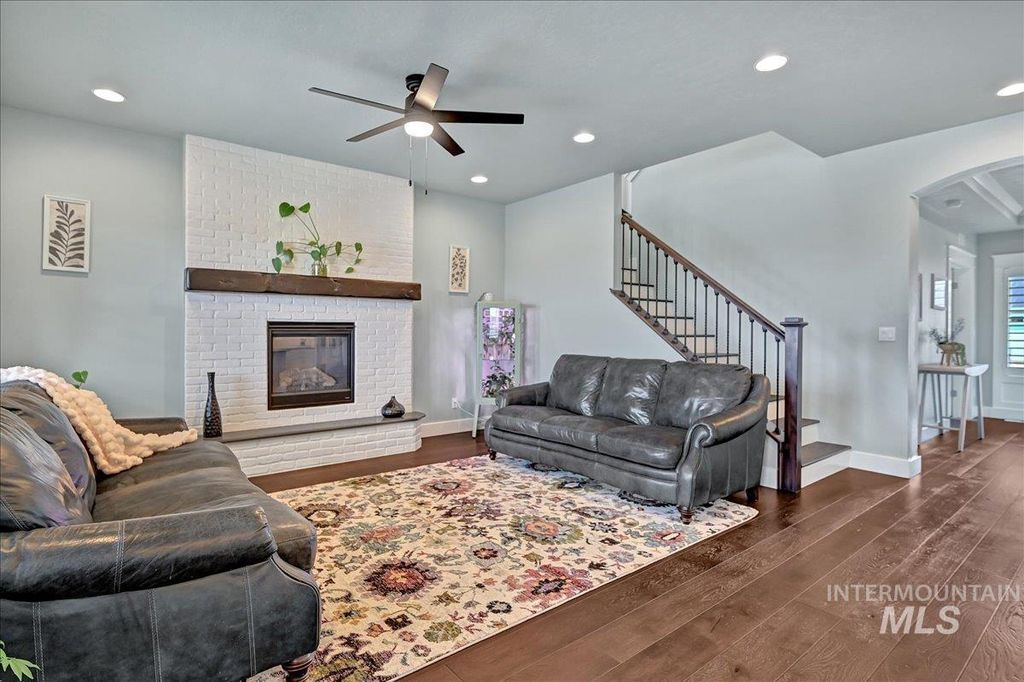 Photo of 7713 S Wagons West Avenue, Boise, ID 83716 (MLS # 98982013)