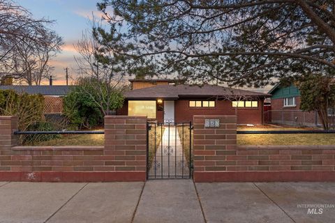 Photo of 168 N Juniper St, Twin Falls, ID 83301 (MLS # 98976121)