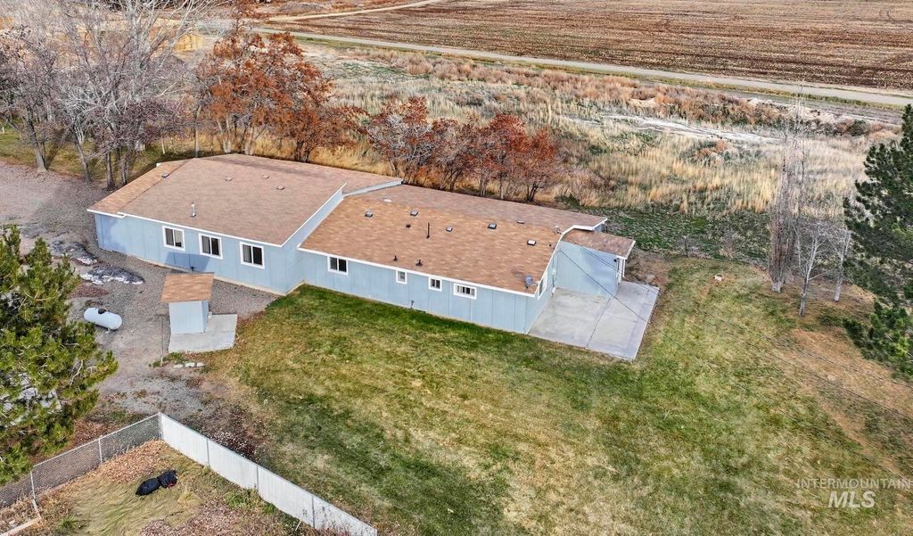 Photo of 123 E 400 S, Jerome, ID 83338 (MLS # 98969879)