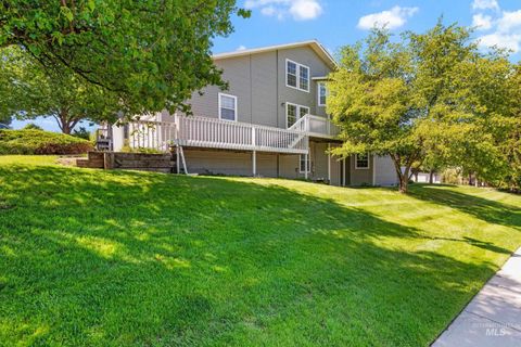 Photo of 1664 E Sendero Ln, Boise, ID 83712 (MLS # 98936117)