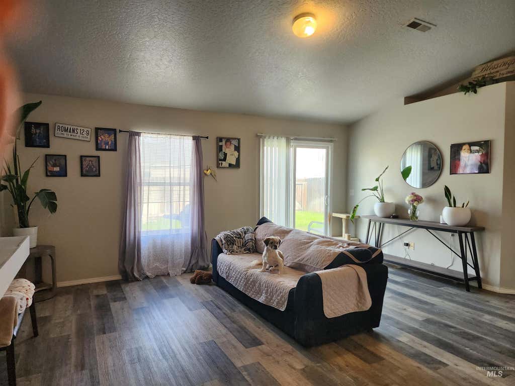 Photo of 222 Middlepark Way, Caldwell, ID 83605 (MLS # 98998851)