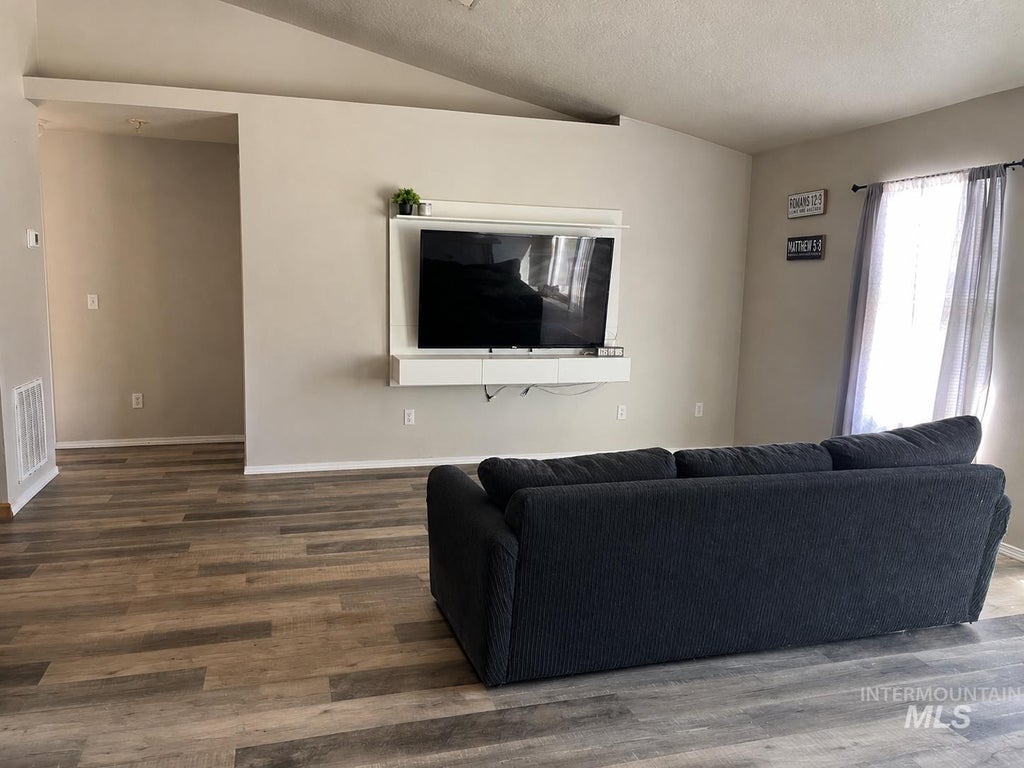 Photo of 222 Middlepark Way, Caldwell, ID 83605 (MLS # 98998851)