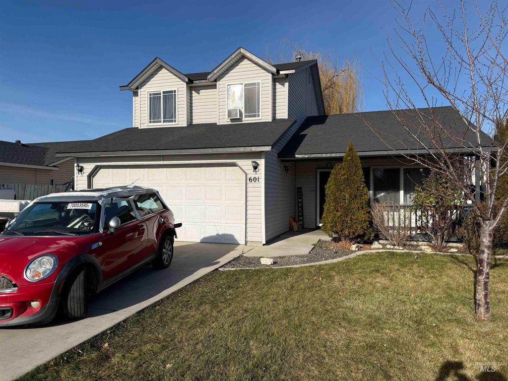 Photo of 601 Laster St, Caldwell, ID 83607 (MLS # 98970604)