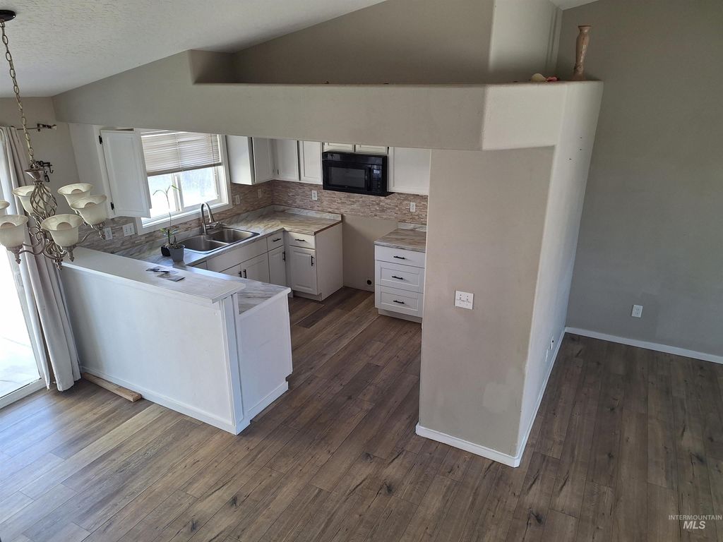 Photo of 601 Laster St, Caldwell, ID 83607 (MLS # 98970604)