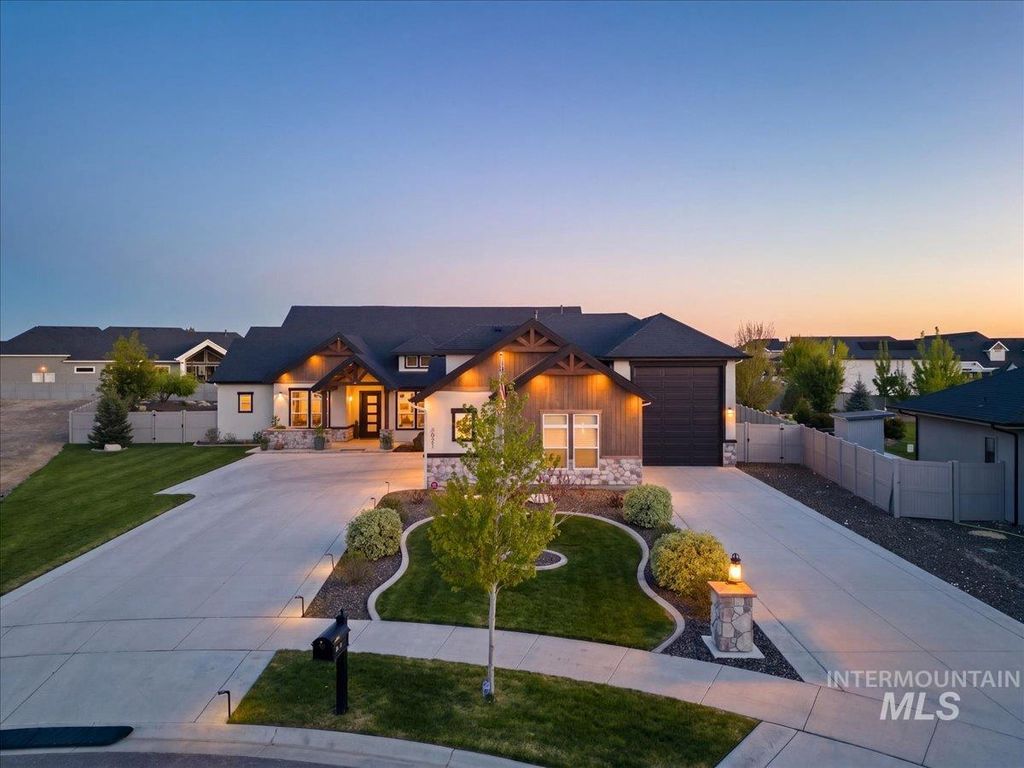 Photo of 2921 E Wickham Ct, Meridian, ID 83642 (MLS # 98985277)