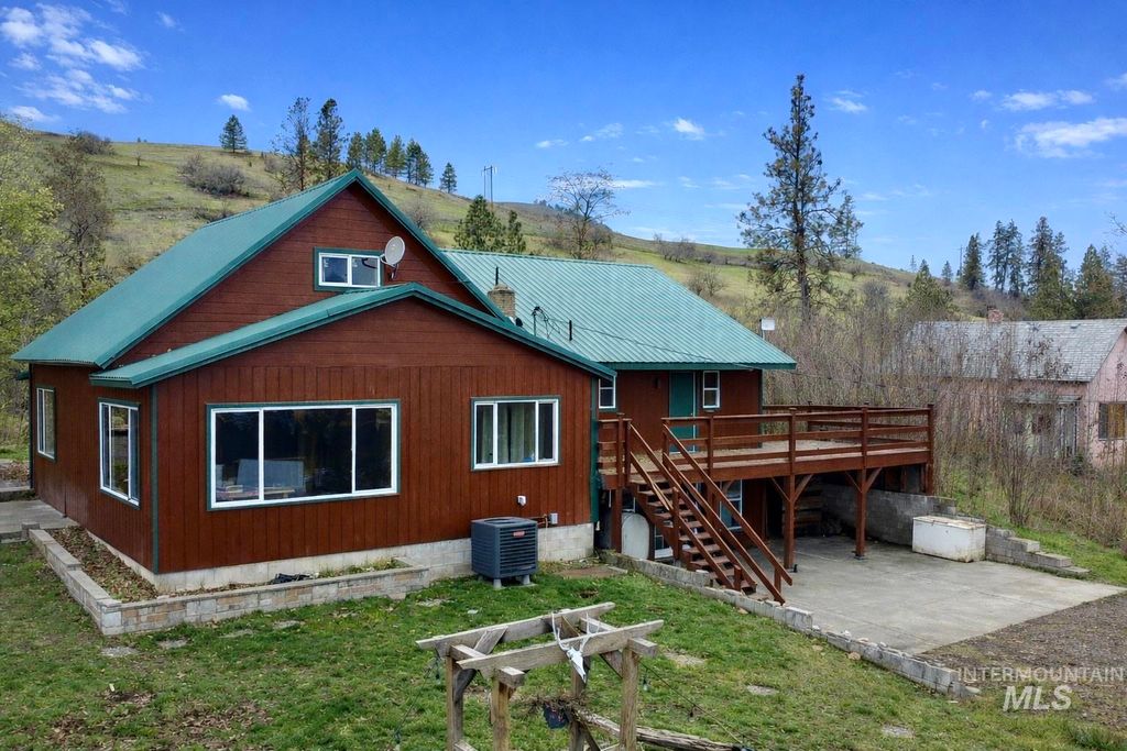 Photo of 418 Byran Dr, Kamiah, ID 83536 (MLS # 98972555)