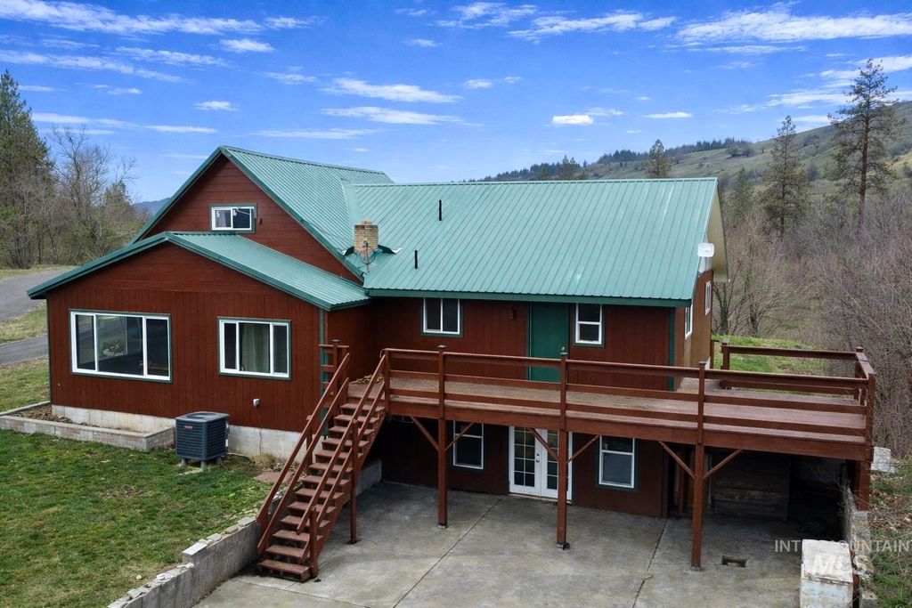 Photo of 418 Byran Dr, Kamiah, ID 83536 (MLS # 98972555)