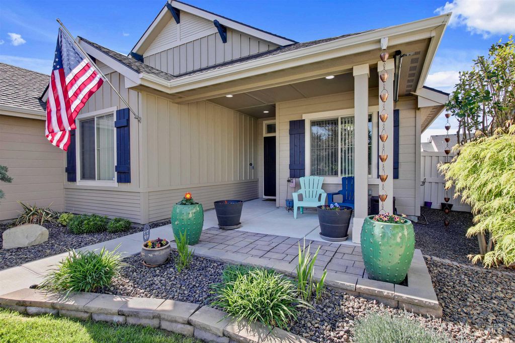 Photo of 4965 W Torana St, Meridian, ID 83646 (MLS # 98985565)