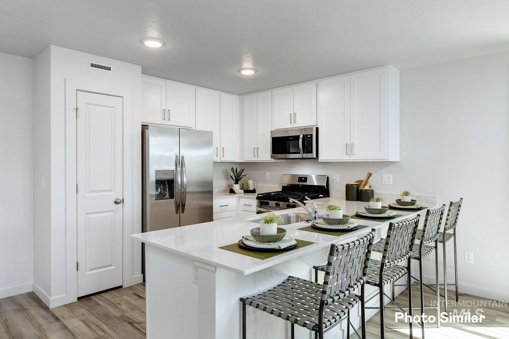 Photo of 18434 N Sparkleberry Ave, Nampa, ID 83687 (MLS # 98965822)