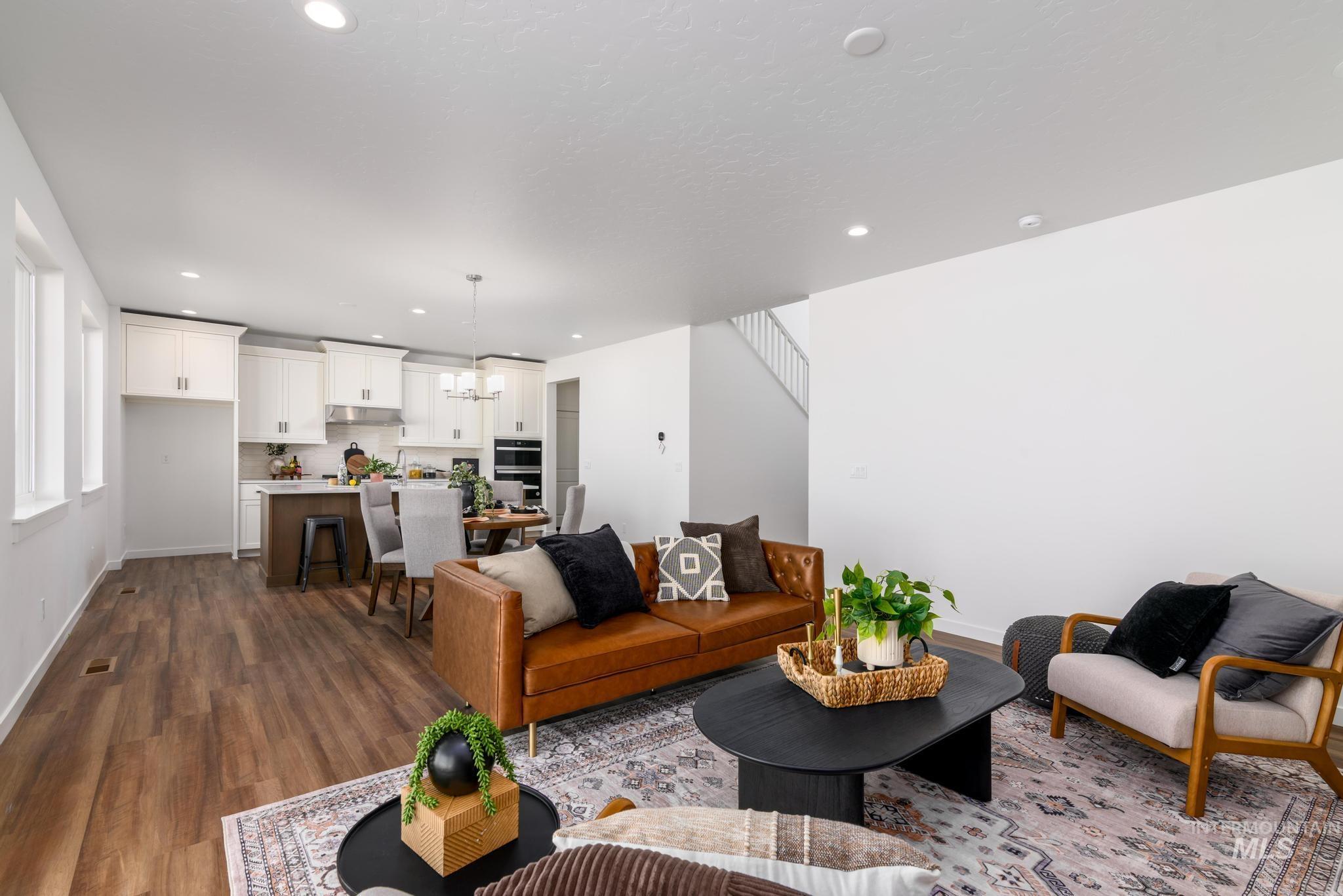 6049 W Snow Currant St