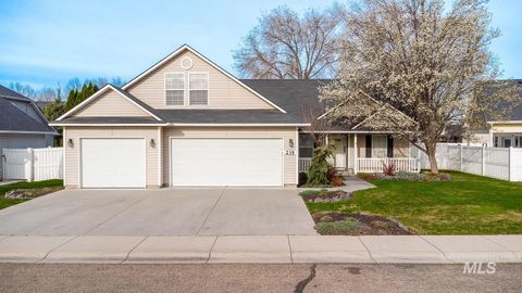 Photo of 235 S Alcove Ave, Star, ID 83669 (MLS # 98979468)