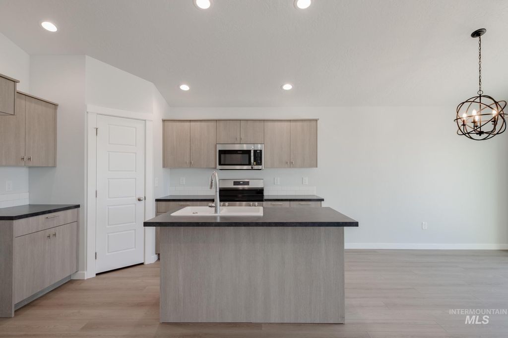 Photo of 9093 W Camellia St, Nampa, ID 83687 (MLS # 98967539)