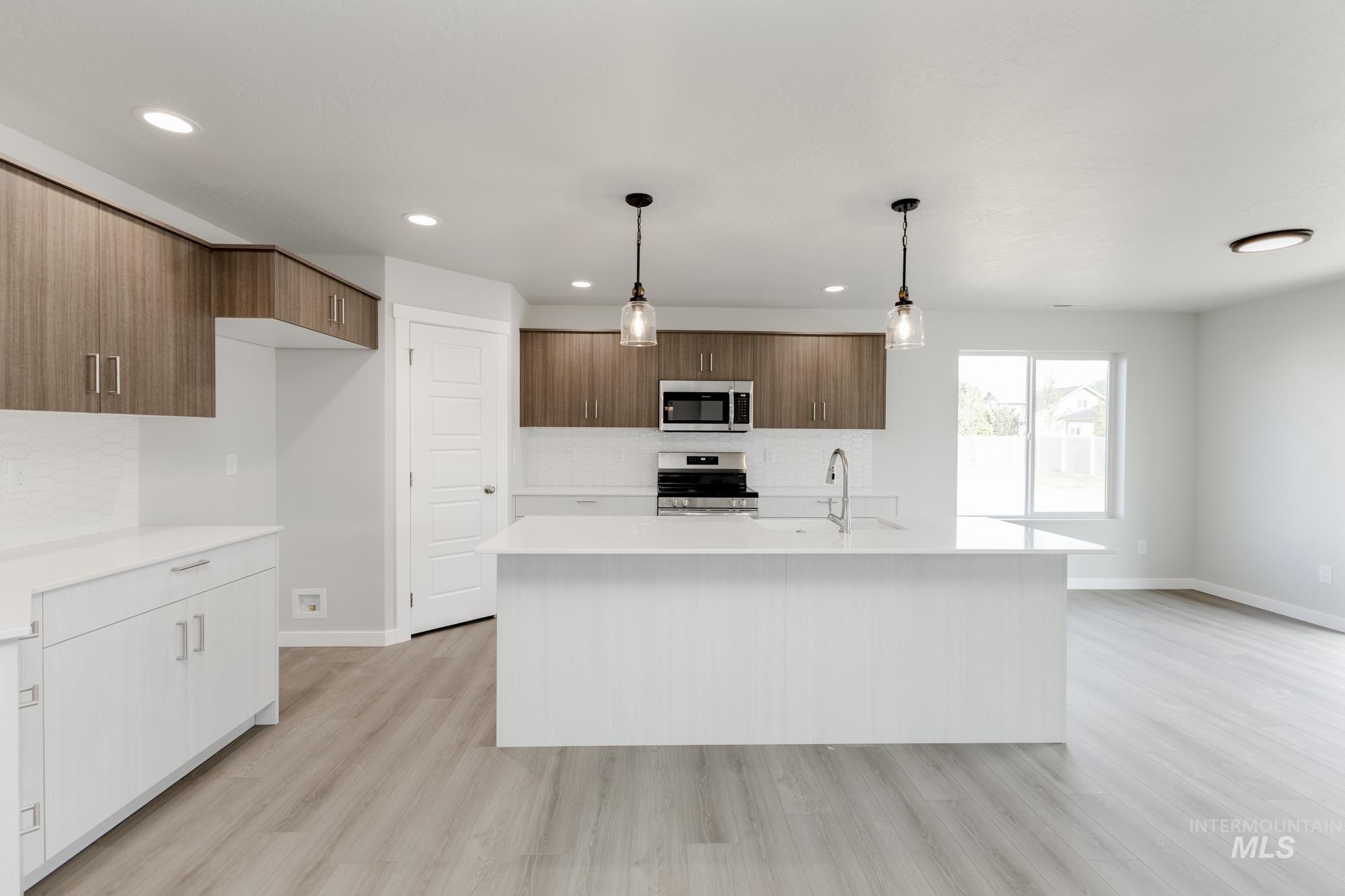 1104 E Perjue Basin Dr