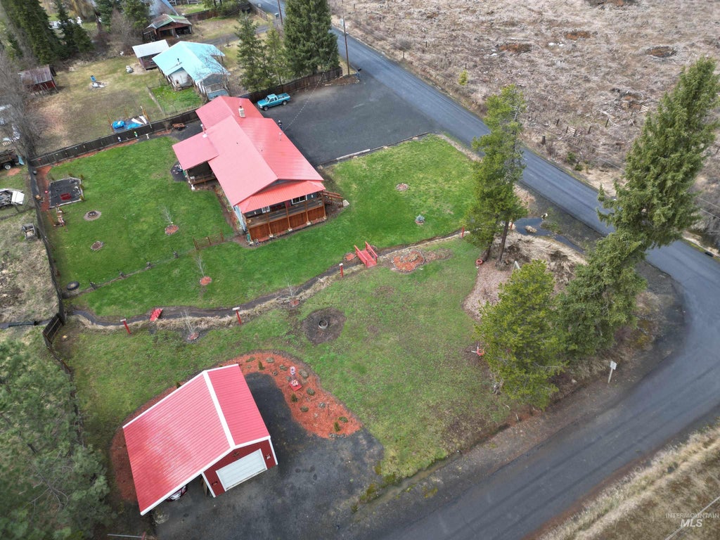 Photo of 560 Pleasant Acres Dr, Weippe, ID 83553 (MLS # 98997411)