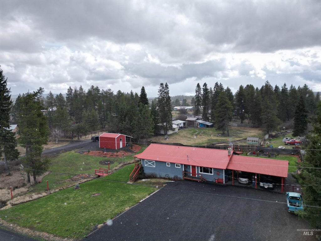 Photo of 560 Pleasant Acres Dr, Weippe, ID 83553 (MLS # 98997411)