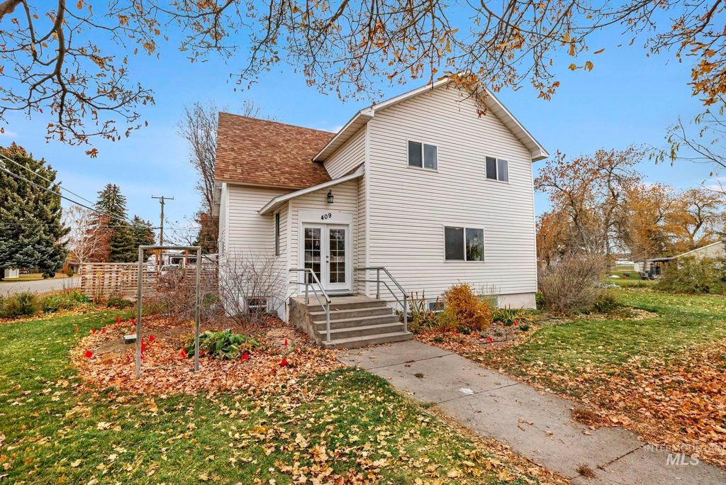 Photo of 409 1st St E, Hansen, ID 83334 (MLS # 98968068)