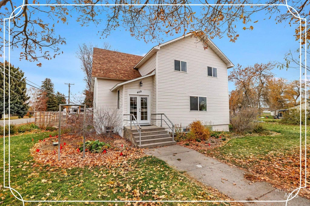 Photo of 409 1st St E, Hansen, ID 83334 (MLS # 98968068)