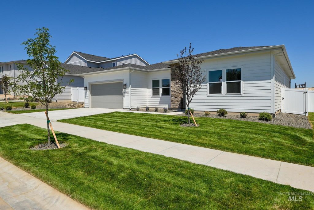 Photo of 15086 Steel Cloud Ave, Caldwell, ID 83607 (MLS # 98965183)