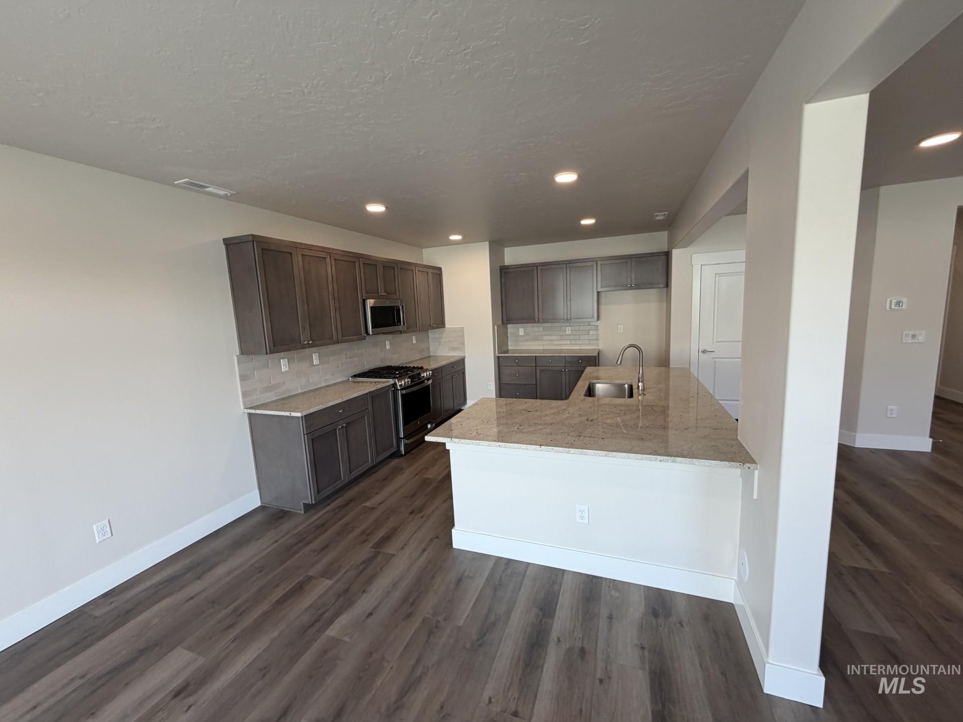 3067 N Lake Moreno Pl.