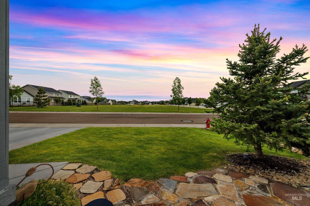 Photo of 11486 W Teratai St, Star, ID 83669 (MLS # 98981462)