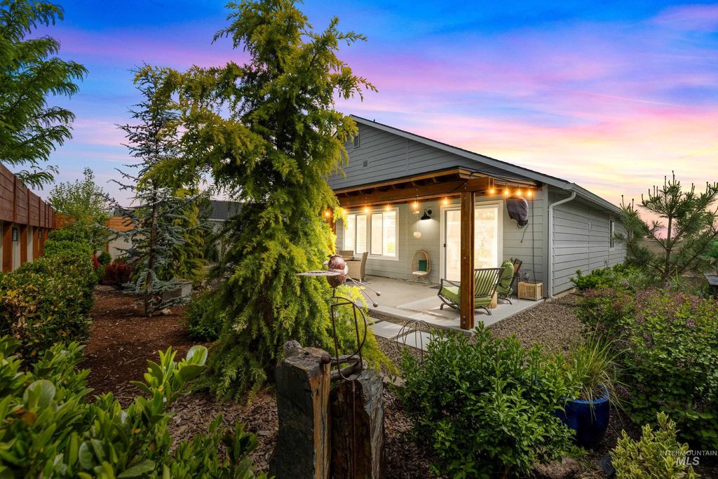 Photo of 11486 W Teratai St, Star, ID 83669 (MLS # 98981462)