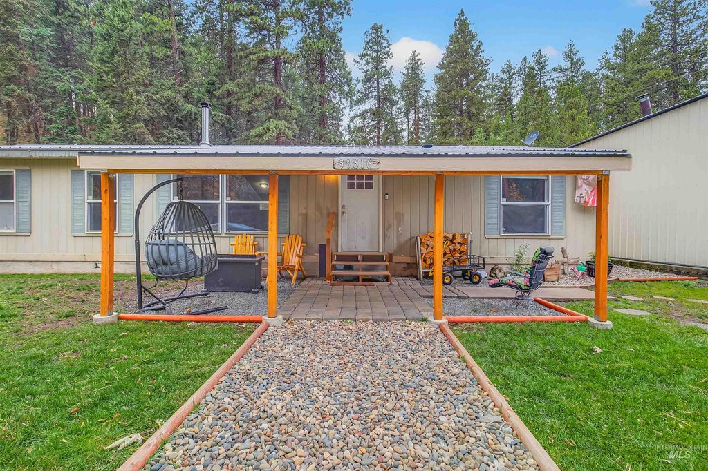 Photo of 39816 Waha Glen Rd, Lewiston, ID 83501 (MLS # 98967434)