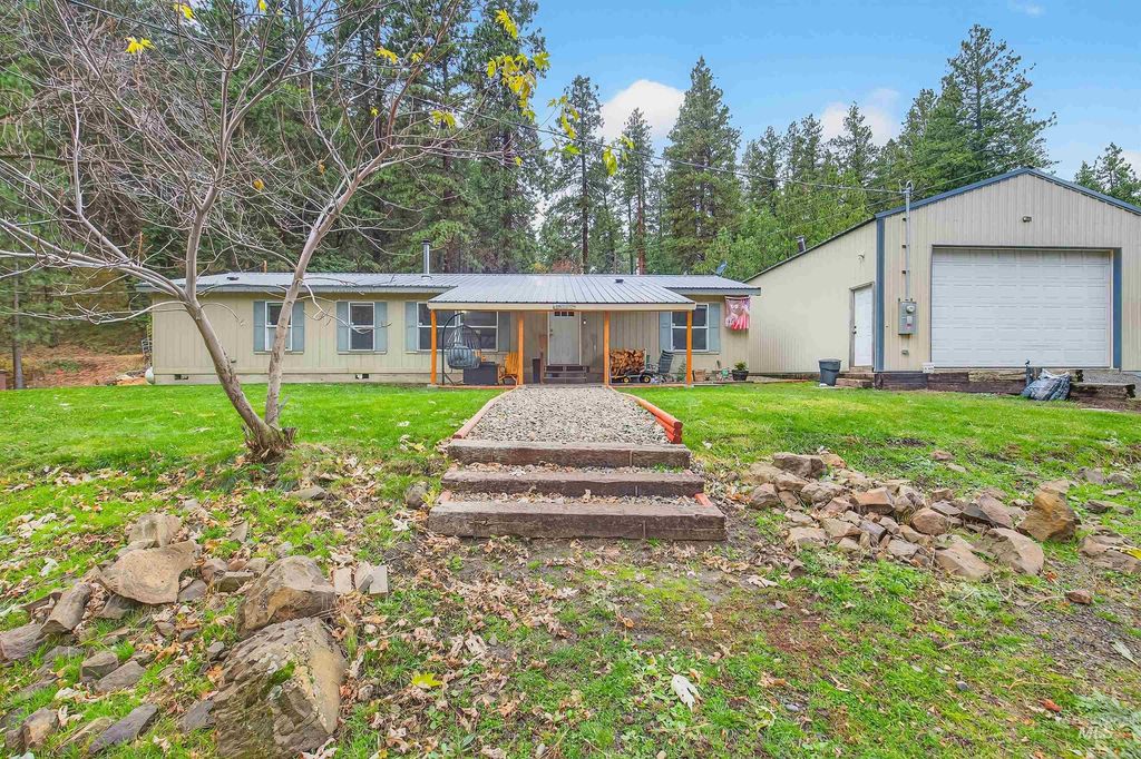 Photo of 39816 Waha Glen Rd, Lewiston, ID 83501 (MLS # 98967434)