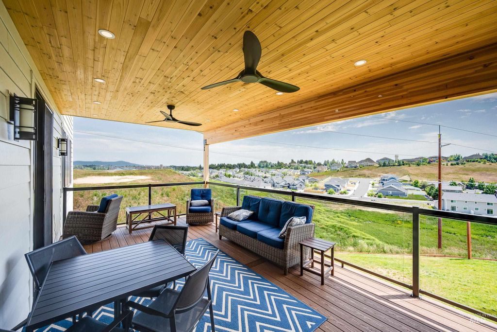 Photo of 1325 SW Panorama Drive, Pullman, WA 99163 (MLS # 98960337)