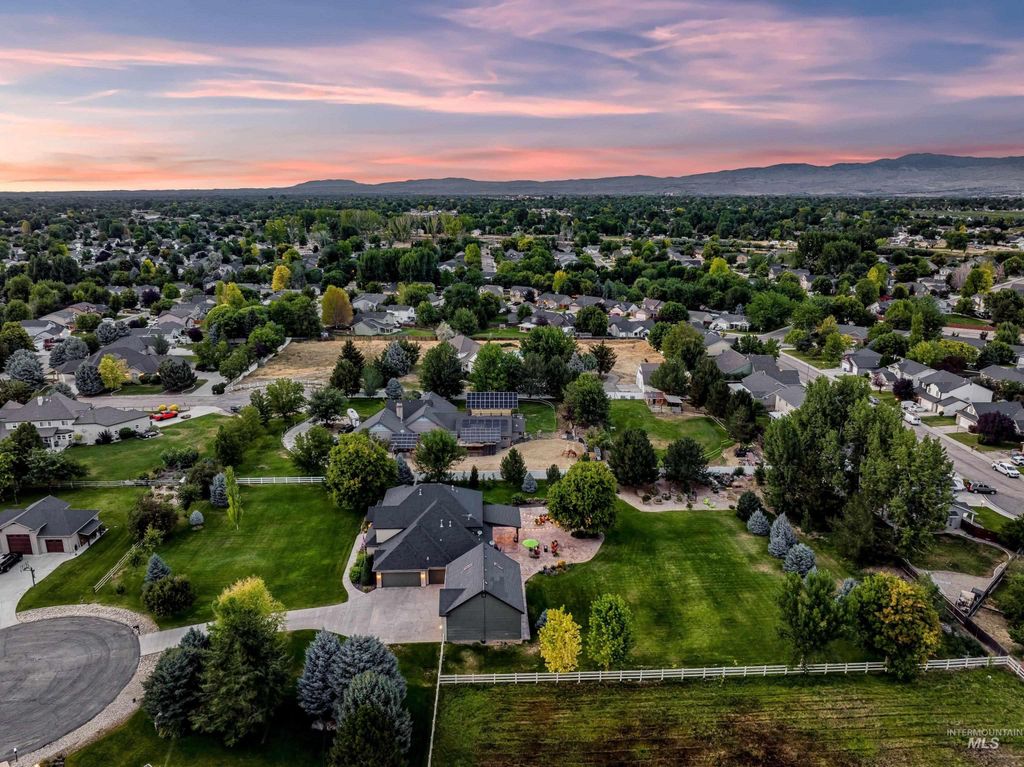 Photo of 8018 W Snowberry Court, Boise, ID 83709 (MLS # 98979777)